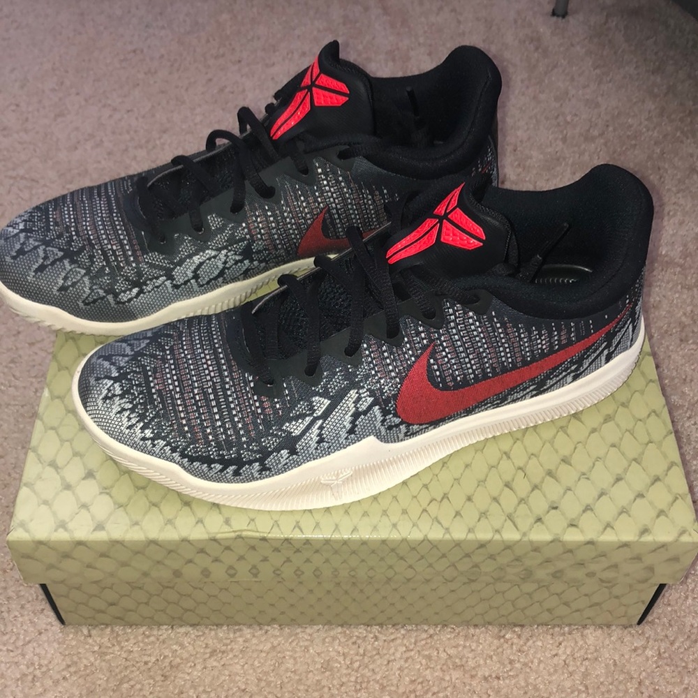 Kobe Mamba Rage - Black Crimson